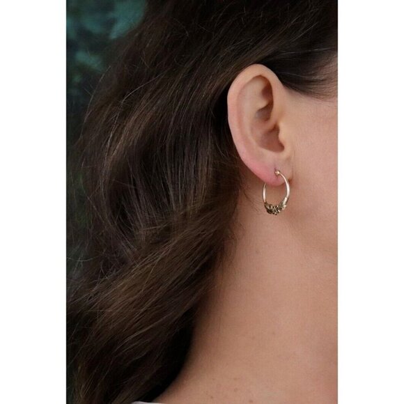 10k Yellow Gold Hoop Flower Earrings 7/8" inch Lightweight - Picture 4 of 7